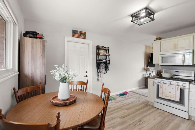 3317 W 78th Avenue, Merrillville, IN 46410