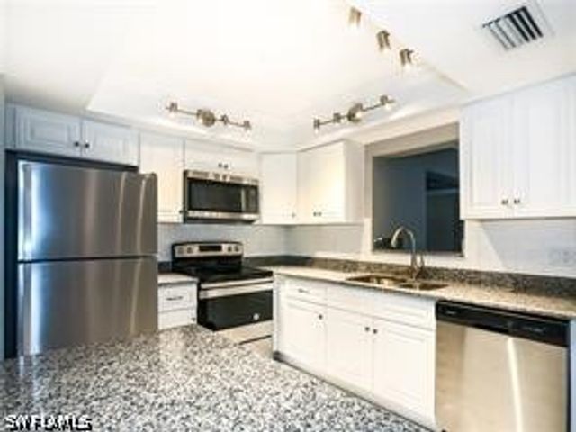 1806 SW 28th TER, Cape Coral, FL 33914