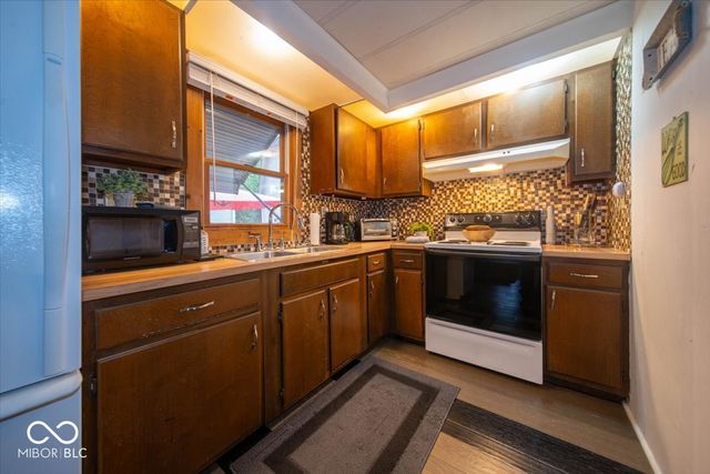117 Cottonwood Drive, Cicero, IN 46034