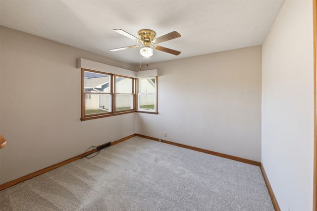 2710 Mckinley Street, Perry, IA 50220