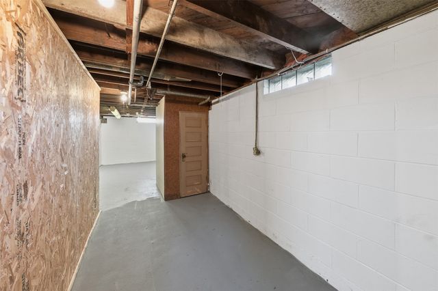 2710 Mckinley Street, Perry, IA 50220