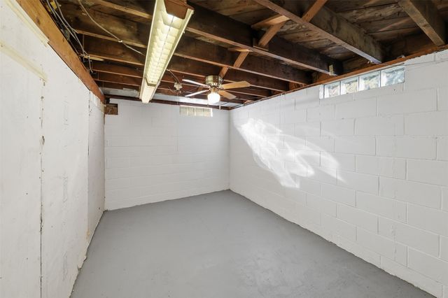 2710 Mckinley Street, Perry, IA 50220