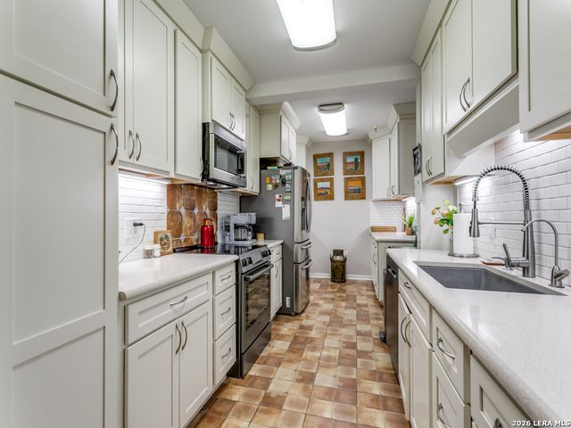 1 Towers Park Ln Apt 1617 1618, San Antonio, TX 78209