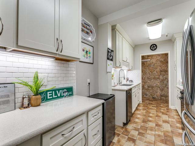 1 Towers Park Ln Apt 1617 1618, San Antonio, TX 78209