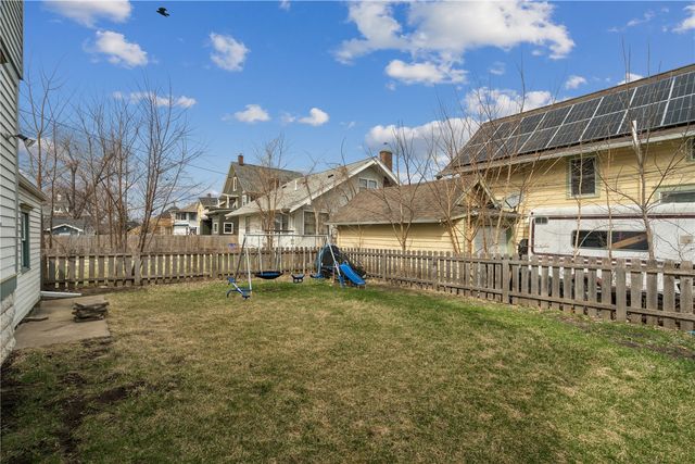 335 18th Street SE, Cedar Rapids, IA 52403