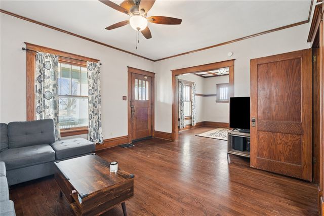 335 18th Street SE, Cedar Rapids, IA 52403