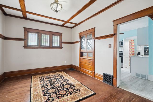 335 18th Street SE, Cedar Rapids, IA 52403