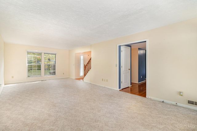 1184 Creekstone Drive, Batavia, OH 45103