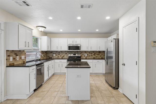 9025 Hampton Court, Mckinney, TX 75071