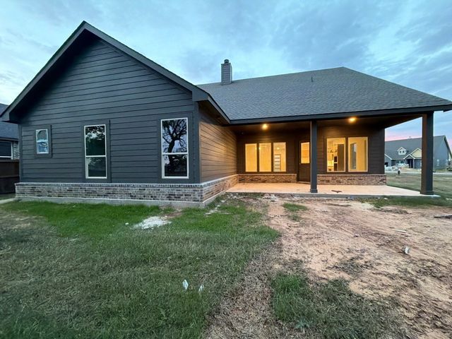 1132 Trinity Drive, Springtown, TX 76082