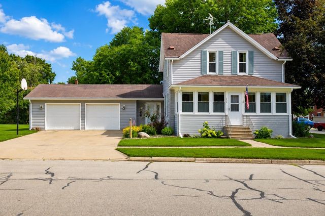 129 Washington, Denver, IA 50622