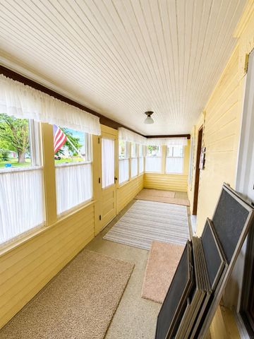 129 Washington, Denver, IA 50622