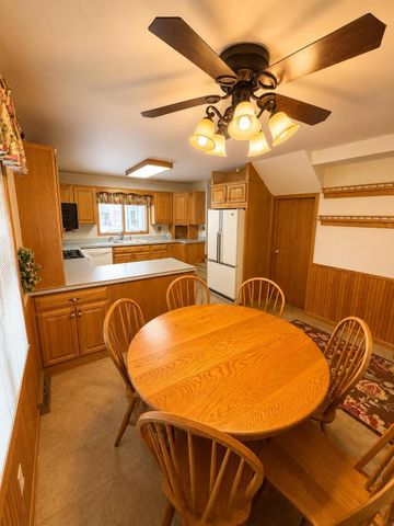129 Washington, Denver, IA 50622