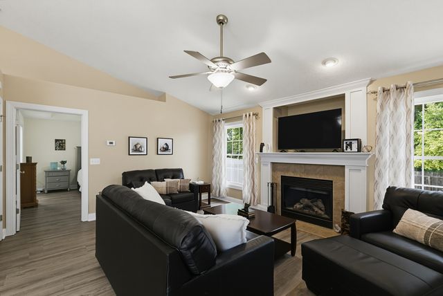 3130 W 34th Street, Davenport, IA 52806