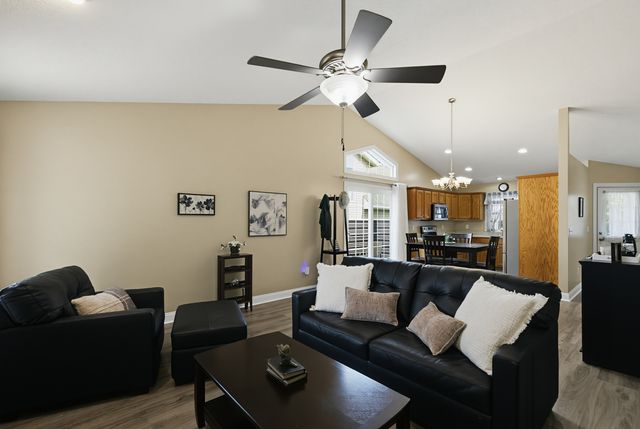 3130 W 34th Street, Davenport, IA 52806