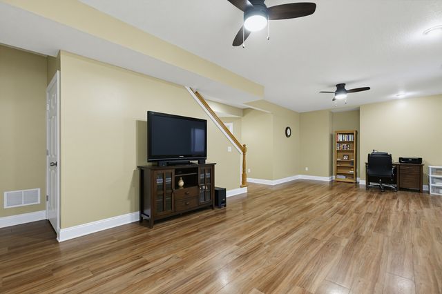 3130 W 34th Street, Davenport, IA 52806