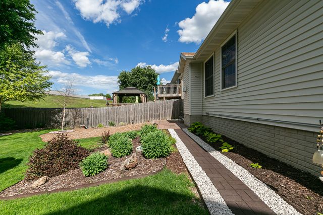 3130 W 34th Street, Davenport, IA 52806