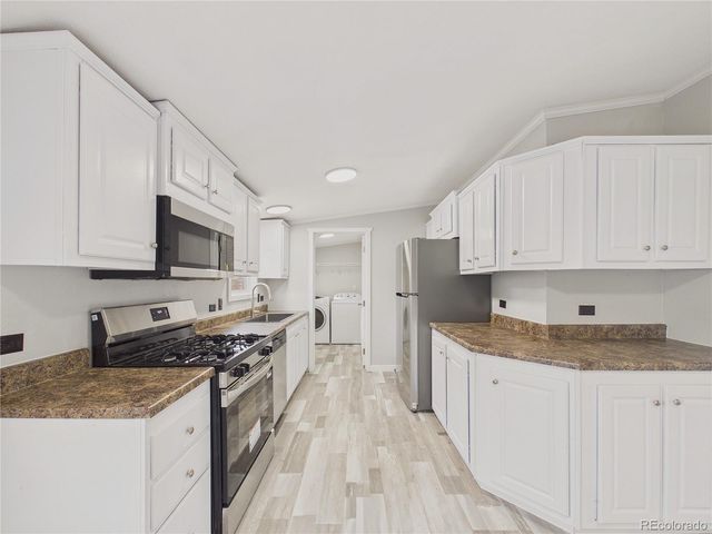 9400 Elm Court, Denver, CO 80260