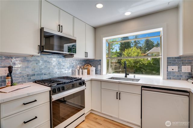 8014 57th Street W, University Place, WA 98467