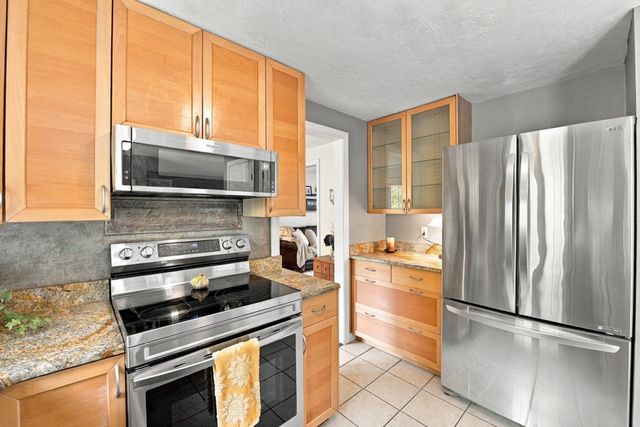 45 Howarth Rd, Oxford, MA 01540