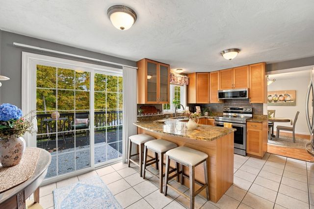 45 Howarth Rd, Oxford, MA 01540