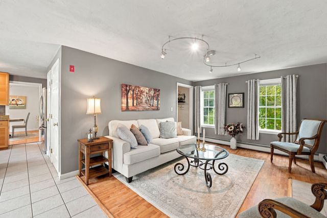45 Howarth Rd, Oxford, MA 01540