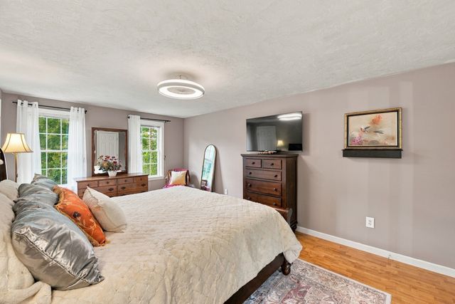 45 Howarth Rd, Oxford, MA 01540