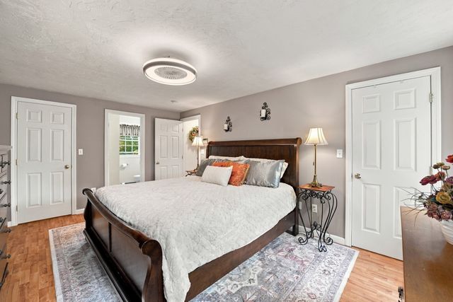 45 Howarth Rd, Oxford, MA 01540