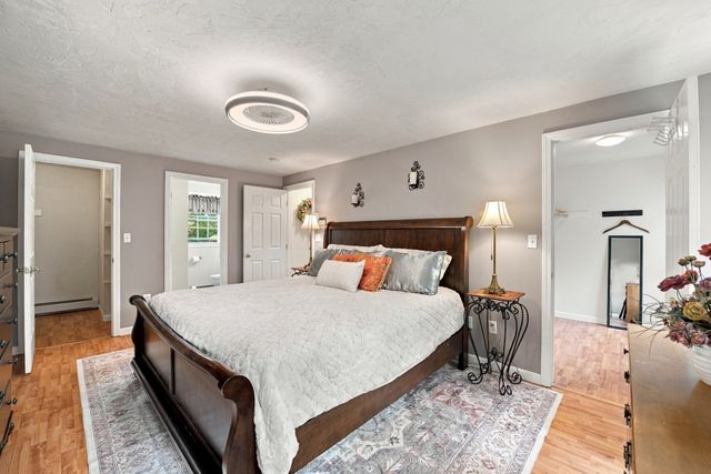 45 Howarth Rd, Oxford, MA 01540