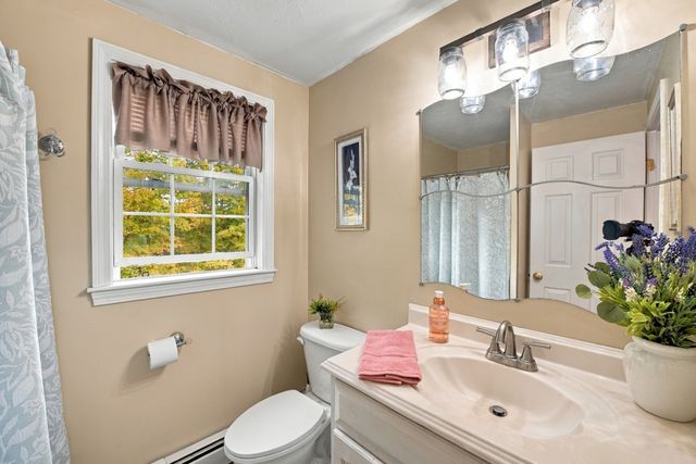 45 Howarth Rd, Oxford, MA 01540
