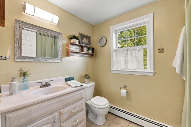 45 Howarth Rd, Oxford, MA 01540