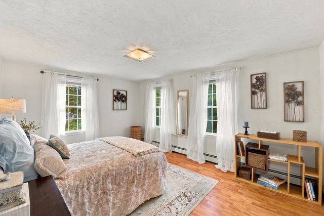 45 Howarth Rd, Oxford, MA 01540