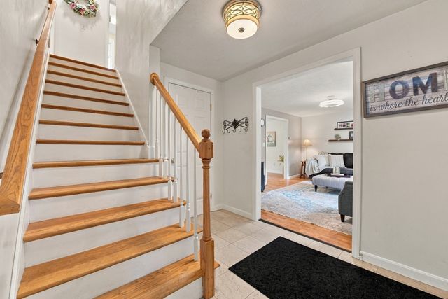 45 Howarth Rd, Oxford, MA 01540