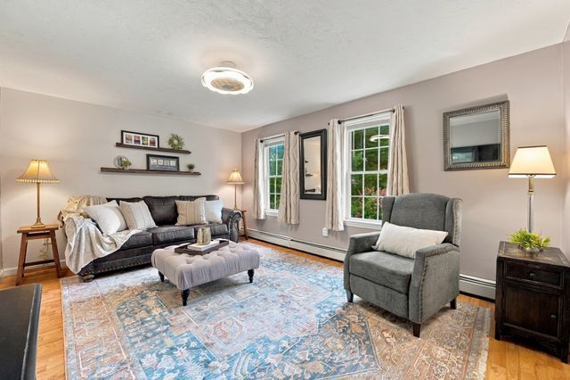 45 Howarth Rd, Oxford, MA 01540