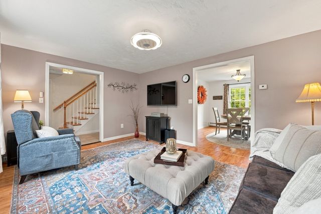 45 Howarth Rd, Oxford, MA 01540