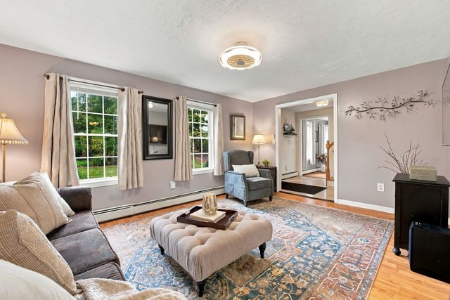 45 Howarth Rd, Oxford, MA 01540
