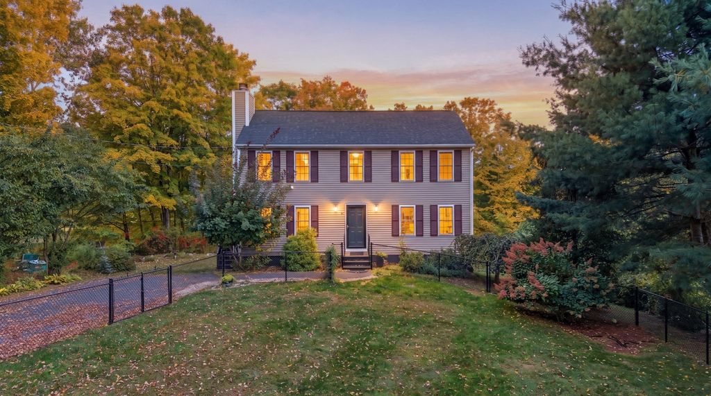 45 Howarth Rd, Oxford, MA 01540