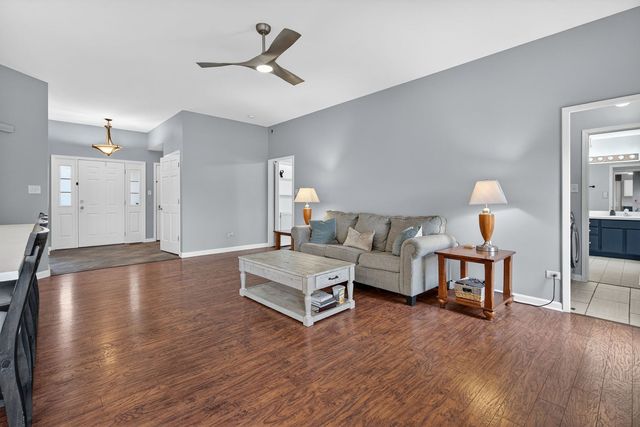 802 Heintz Drive, Shorewood, IL 60404