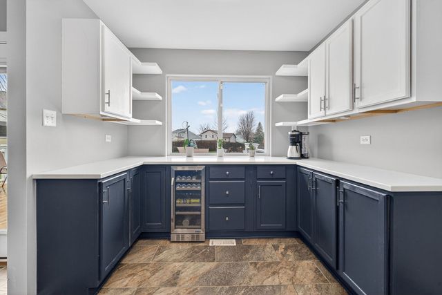 802 Heintz Drive, Shorewood, IL 60404