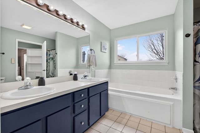 802 Heintz Drive, Shorewood, IL 60404