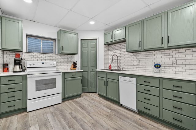 802 Heintz Drive, Shorewood, IL 60404