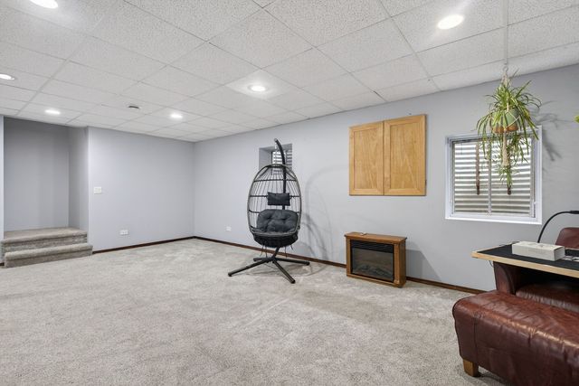 802 Heintz Drive, Shorewood, IL 60404