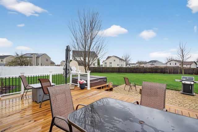 802 Heintz Drive, Shorewood, IL 60404