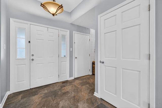 802 Heintz Drive, Shorewood, IL 60404