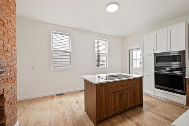 218 Fisk Ave, Avalon, PA 15202