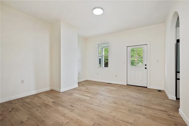 218 Fisk Ave, Avalon, PA 15202