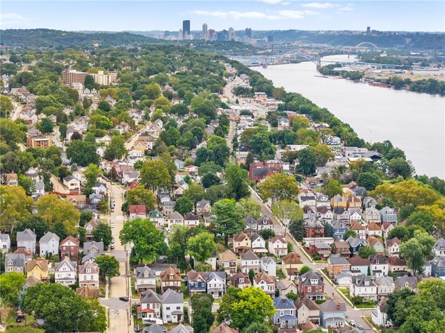 218 Fisk Ave, Avalon, PA 15202