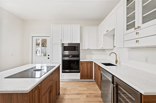218 Fisk Ave, Avalon, PA 15202