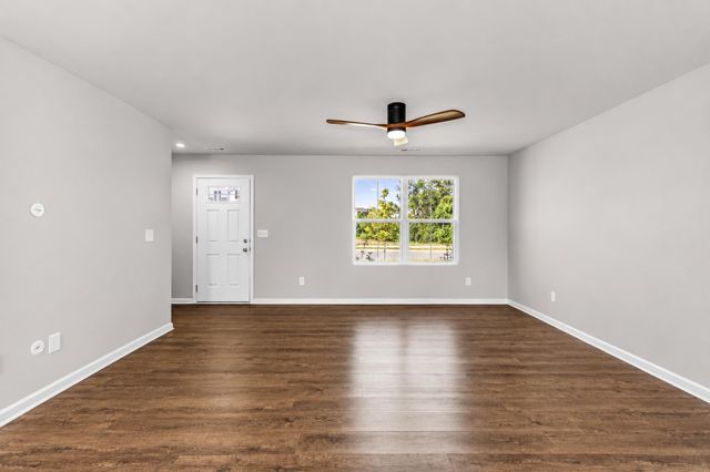 216 Laurel St, Gallatin, TN 37066