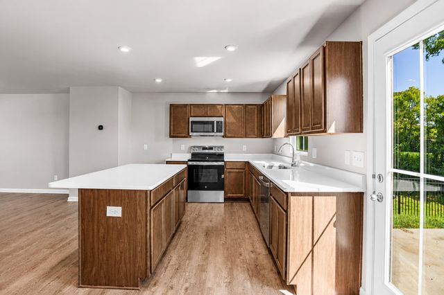 216 Laurel St, Gallatin, TN 37066